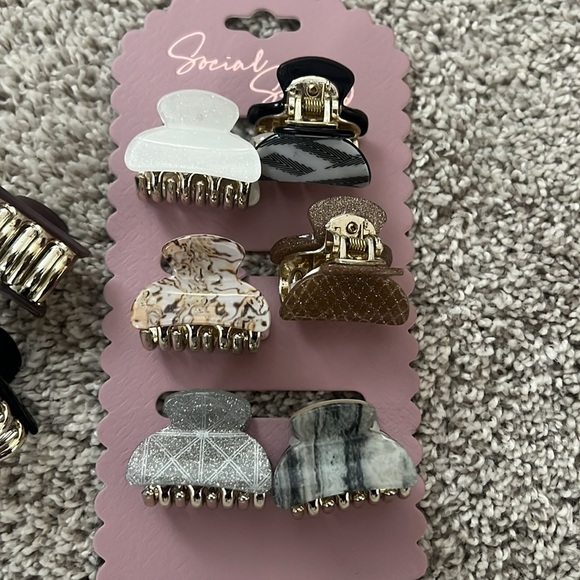 ⭐️ Firm Price ⭐️ Bundle of jaw clips - Picture 2 of 5